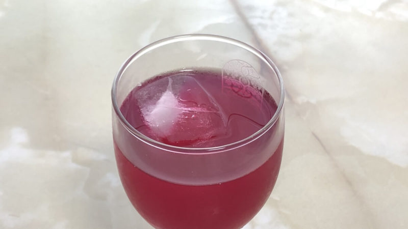 赤紫蘇ジュース｜ワイングラスで紫蘇ジュース